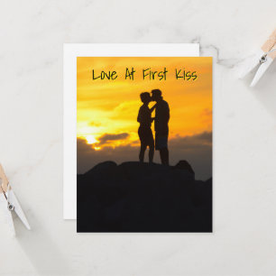 Carte Couple s'embrassant sur les rochers à Key West