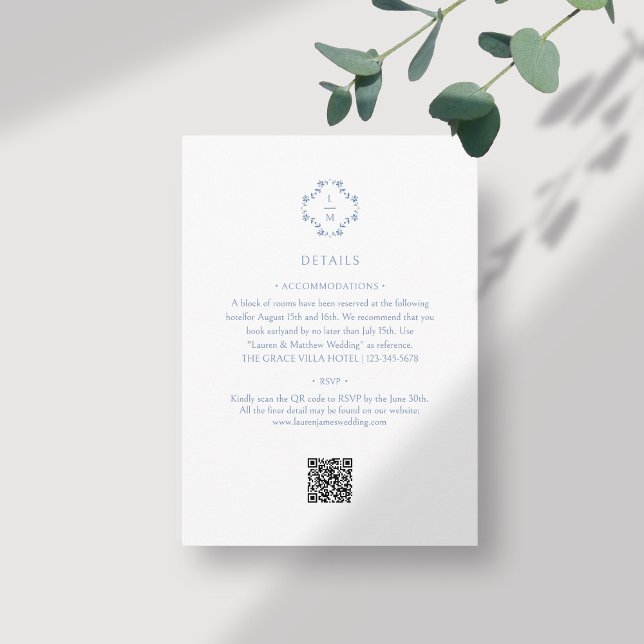 Carte D'accompagnement Blanc + bleu | Floral Monogrammé Mariage de code Q (Créateur téléchargé)