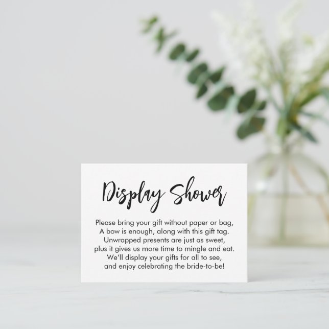 Carte D'accompagnement Carte-cadeau de mariage pour douche avec présentoi (Debout devant)
