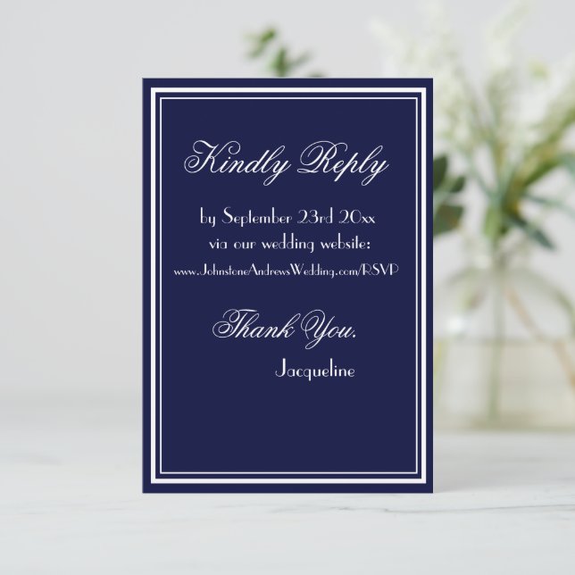 Carte D'accompagnement Chic script simple site mariage RSVP marine bleu (Debout devant)