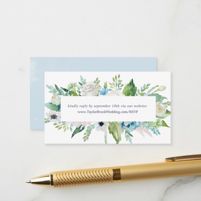 Carte D'accompagnement Classic White Flowers Site Mariage RSVP (Devant/Arrière en situation)