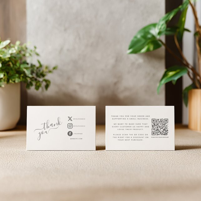Carte D'accompagnement Code QR remerciement réduction Icônes des médias s (Thank you insert card with qr code and social media details for customer orders)
