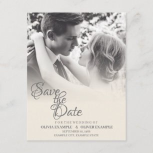 Carte D'accompagnement Couple de mariés s'embrassant en monochrome