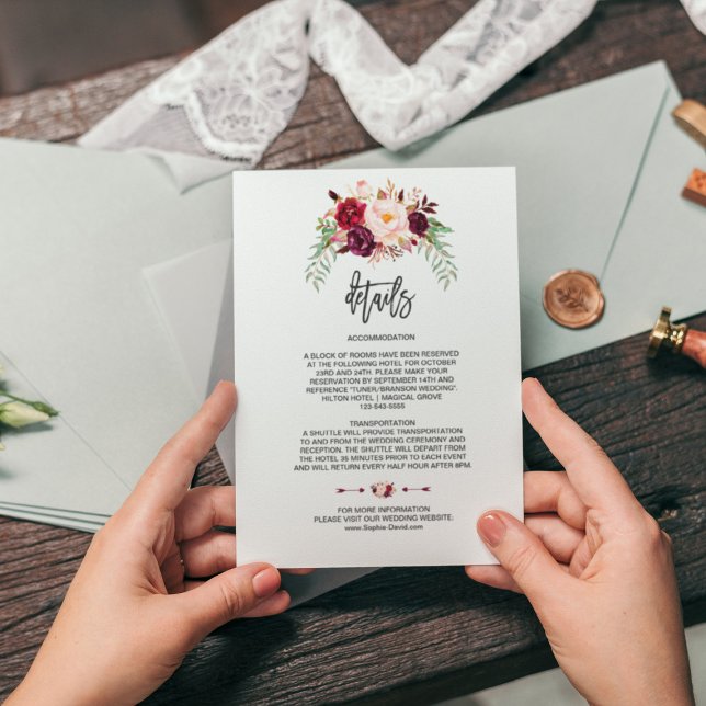 Carte D'accompagnement Détails de mariage floral de Bourgogne charmant av (Créateur téléchargé)