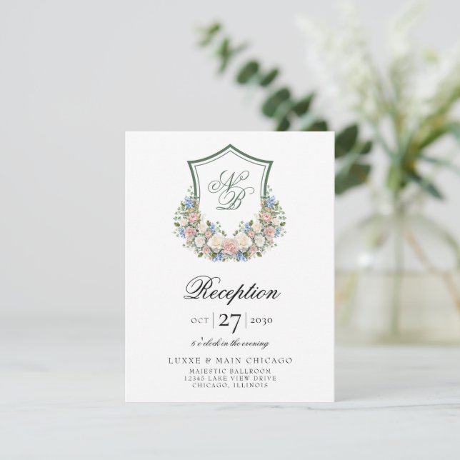 Carte D'accompagnement Dusty Blue Floral Crest Réception de mariage (Debout devant)