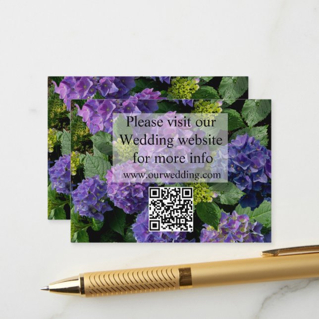 Carte D'accompagnement Elégant bleu violet hydrangée florale QR code (Devant/Arrière en situation)