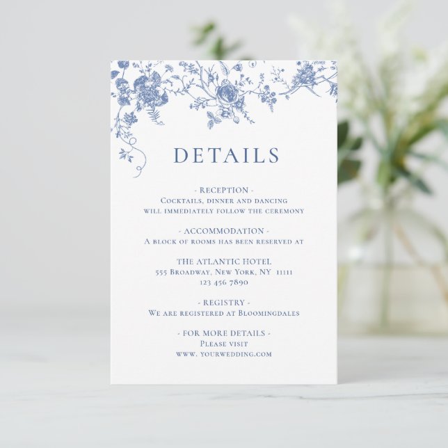 Carte D'accompagnement Elégant Blue French Garden Floral Détails Mariage (Debout devant)
