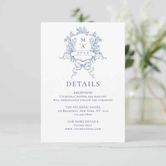Carte D'accompagnement Elégant Blue French Garden Floral Détails Mariage (Debout devant)