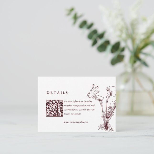 Carte D'accompagnement Elegant Floral Burgundy Wedding Details QR Code  (Debout devant)