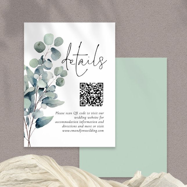 Carte D'accompagnement Elegant Sage Eucalyptus QR Code Détails du Mariage (Front and back view)