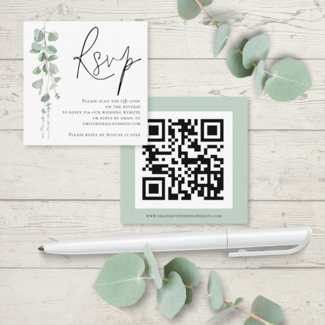 Carte D'accompagnement Eucalyptus moderne Script QR Code Mariage RSVP (Front and back view)
