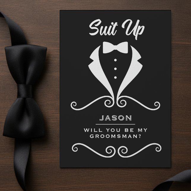 Carte D'accompagnement Groomsman Proposal Suit Up Tuxedo Bowtie Black (Groomsman Proposal Suit Up Tuxedo Bowtie Black Enclosure Card
)
