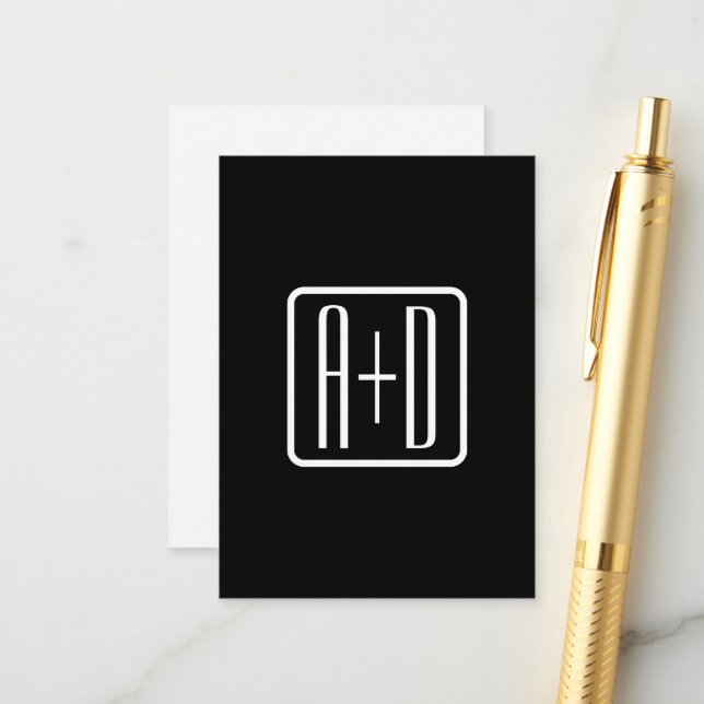 Carte D'accompagnement Initiales Monogrammées Modernes | Noir & Blanc (Devant/Arrière en situation)
