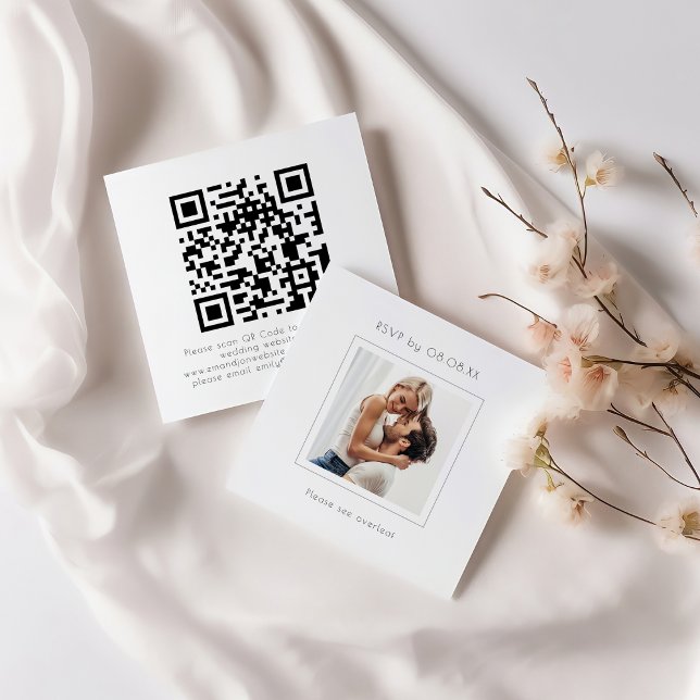 Carte D'accompagnement Mariage photo Carré moderne QR Code RSVP (Front and back view)