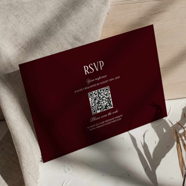 Carte D'accompagnement Modern Retro Burgundy Wedding QR Code RSVP (burgundy formal wedding rsvp card with qr code, deep red wedding response card, maroon wedding )