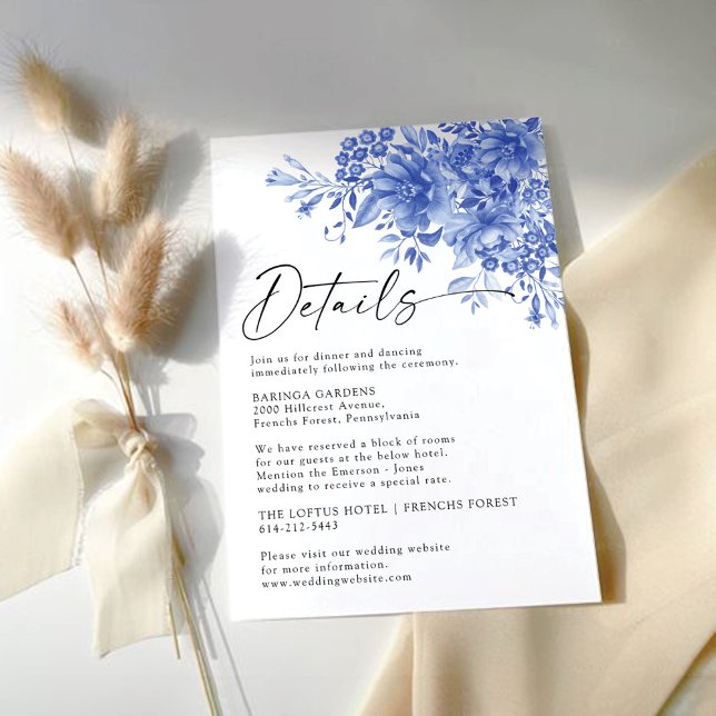 Carte D'accompagnement Porcelaine Bleue Floral Détails du Mariage (Créateur téléchargé)