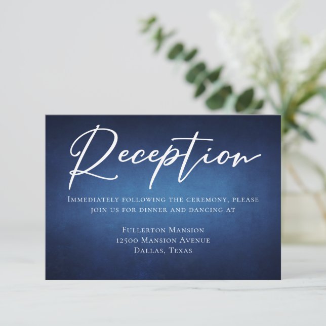 Carte D'accompagnement Réception de mariage moderne bleu foncé (Debout devant)