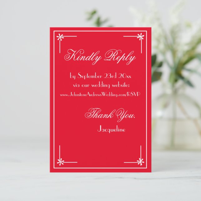 Carte D'accompagnement Romantique rouge chic script site mariage RSVP (Debout devant)