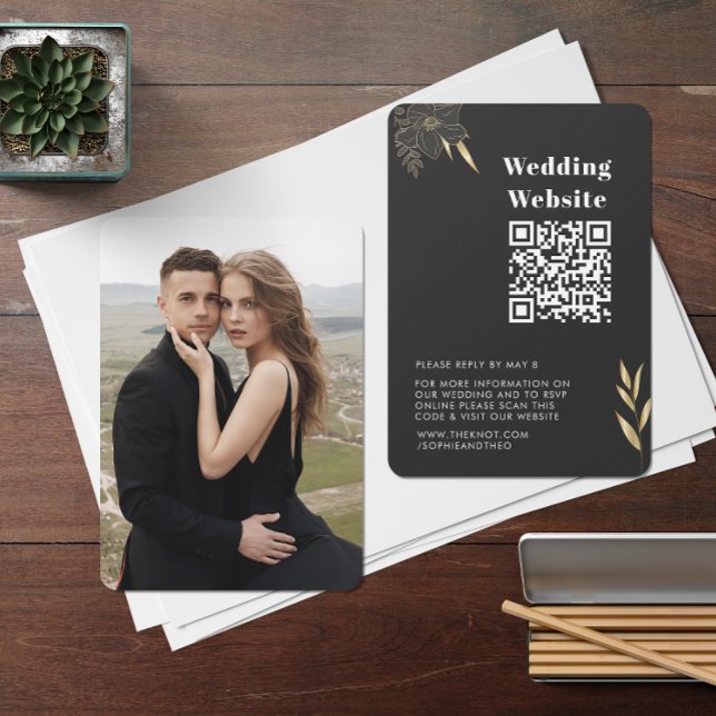 Carte D'accompagnement RSVP pour mariage | QR Code Modern Black Gold phot (wedding website QR code card mockup)