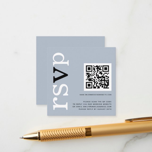 Carte D'accompagnement Typographie du code QR Dusty Blue Mariage en ligne (Devant/Arrière en situation)