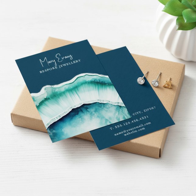 Carte d'affichage d'oreille à agate bleu profond (Deep blue agate earring display card.)