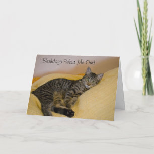 Carte d'anniversaire de chat fatigué