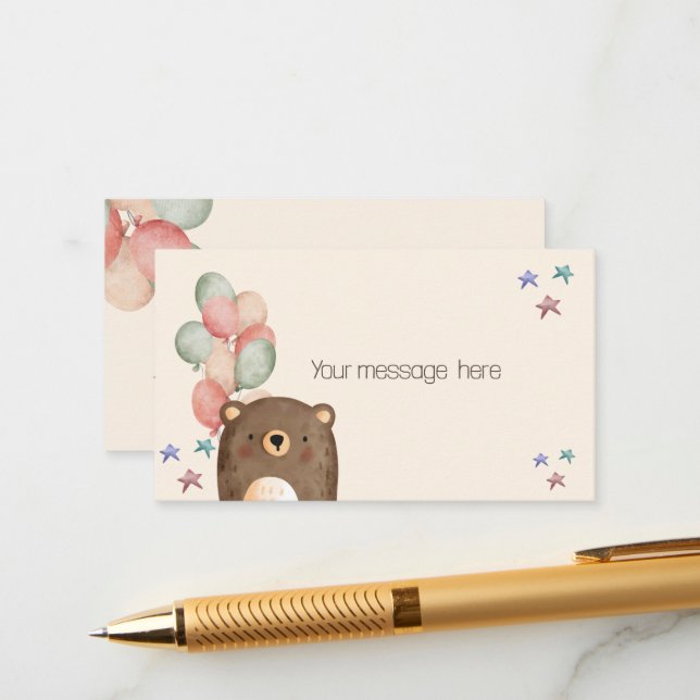carte d'anniversaire de naissance de l'ours en pel (Devant/Arrière en situation)