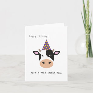 Carte d'anniversaire de vache mignonne