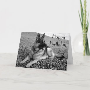 Carte d'anniversaire joyeuse du Chien chiot allema