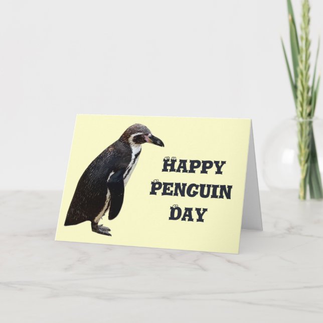 Carte d'anniversaire mignonne de pingouin noir et  (Devant)