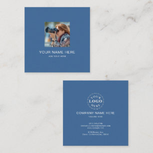 Carte d'appel bleu moderne avec typographie blanch