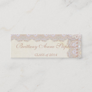Carte D'appel Dentelle vintage et perles Nom de la graduation In