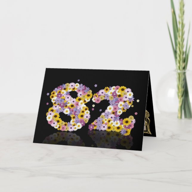 Carte de 82e anniversaire avec lettres fleuries (Devant)