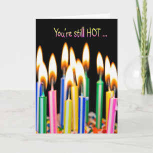 Carte de bougies d'anniversaire brûlantes