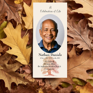 Carte de célébration de la vie du chêne d'automne