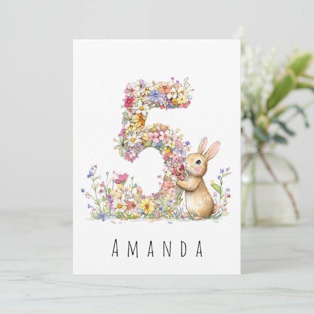 Carte de cinquième anniversaire Fleurs 5 et Lapin (Debout devant)
