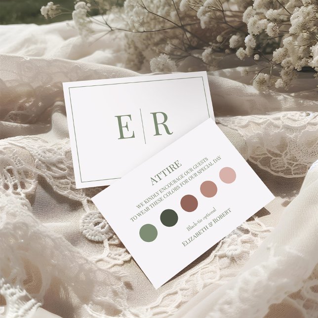 Carte de code vestimentaire du Mariage vert olive (Olive Green Wedding Attire Guest Dress Code Card on a boho wedding table.)