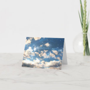 Carte de Congrats de Russe, nuages de ciel