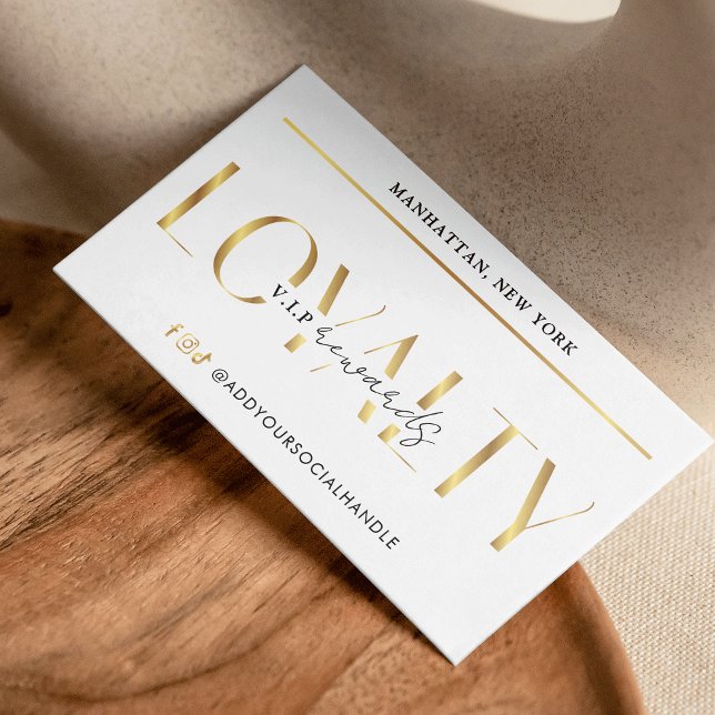 Carte De Fidélité Élégant salon de maquillage de logo Glam White & G (elegant white and faux gold loyalty cards with your logo and metallic gold effects)