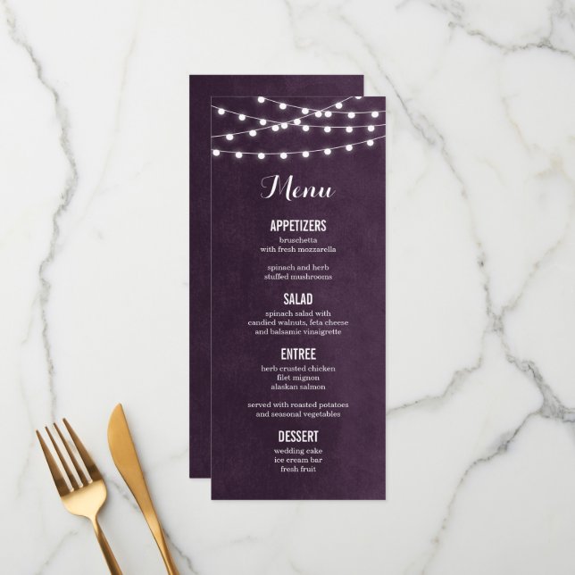 Carte de menu Mariage Plum String Lights (Devant/Arrière en situation)