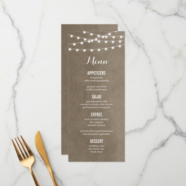 Carte de menu Mariage Taupe String Lights (Devant/Arrière en situation)