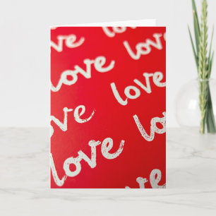 Carte de mots répétés d'amour rouge