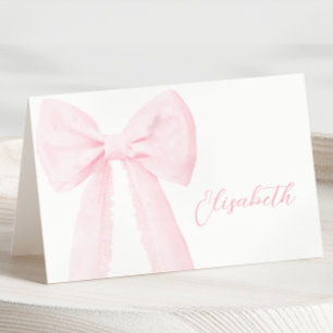 Carte de nom de la table de baptême rose Bow