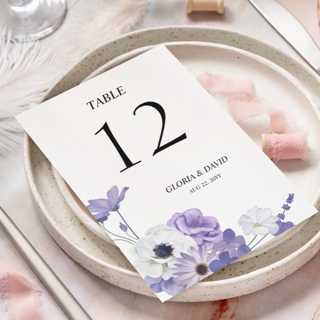 Carte de numéro de table de Mariage floral pourpre (Créateur téléchargé)