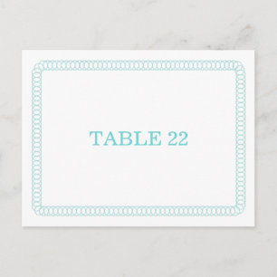 Carte de numéro de table ronde entourée d'aqua