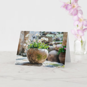 Carte de Pâques aux fleurs de printemps blanches