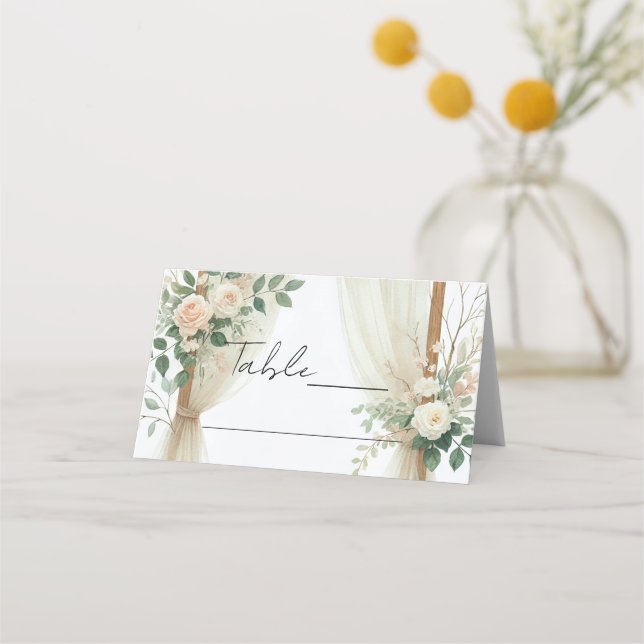 Carte De Placement Arc en bois floral verdure Rose Mariage rustique (Devant)