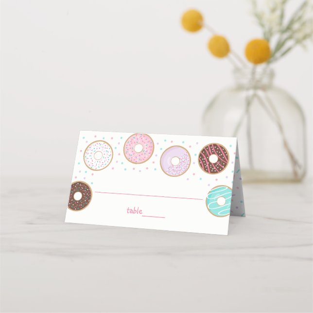 Carte De Placement Bébé de beigne mignonne (Devant)
