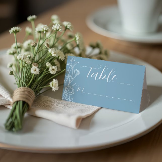 Carte De Placement Carte Place Pliée Bleue Florale Bleue Élégante (Wedding Reception Minimalist Dusty Blue Wildflower Seating place card )