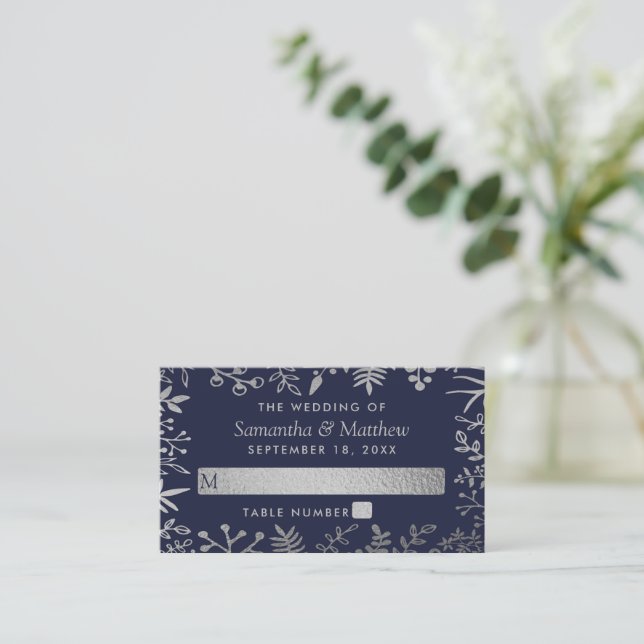 Carte De Placement Collection de Mariages floraux en argent et marine (Debout devant)